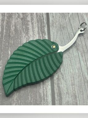 🍃NEW Self Defense Keychain Leaf Shape Protection Bag Charm Green Silver